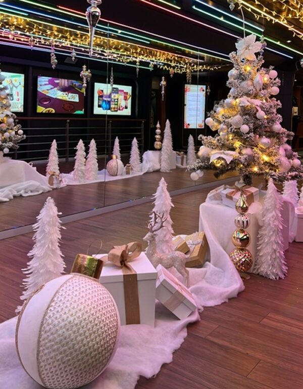 boule ornement 51 cm creme or a poser location materiel decoration noel ec events