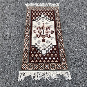 tapis oriental berbère 75x140cm location ec events materiel et decoration mariage anniversaire pays de gex geneve